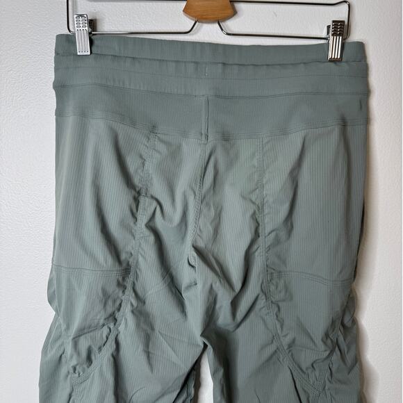 Lululemon Size 8 Studio Crop Pant 18" Unlined in Earl Gray Swift 2-Way Stretch - Picture 8 of 9